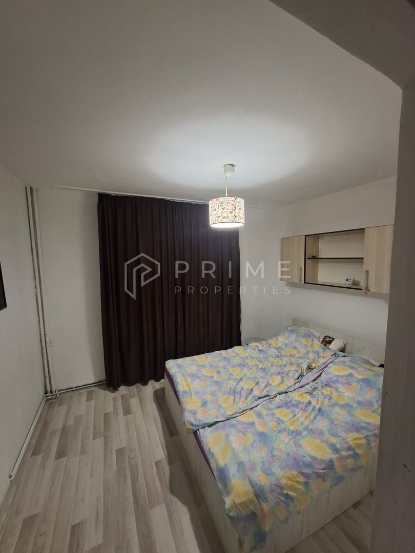 Apartament decomandat cu 3 camere Dambu Pietros
