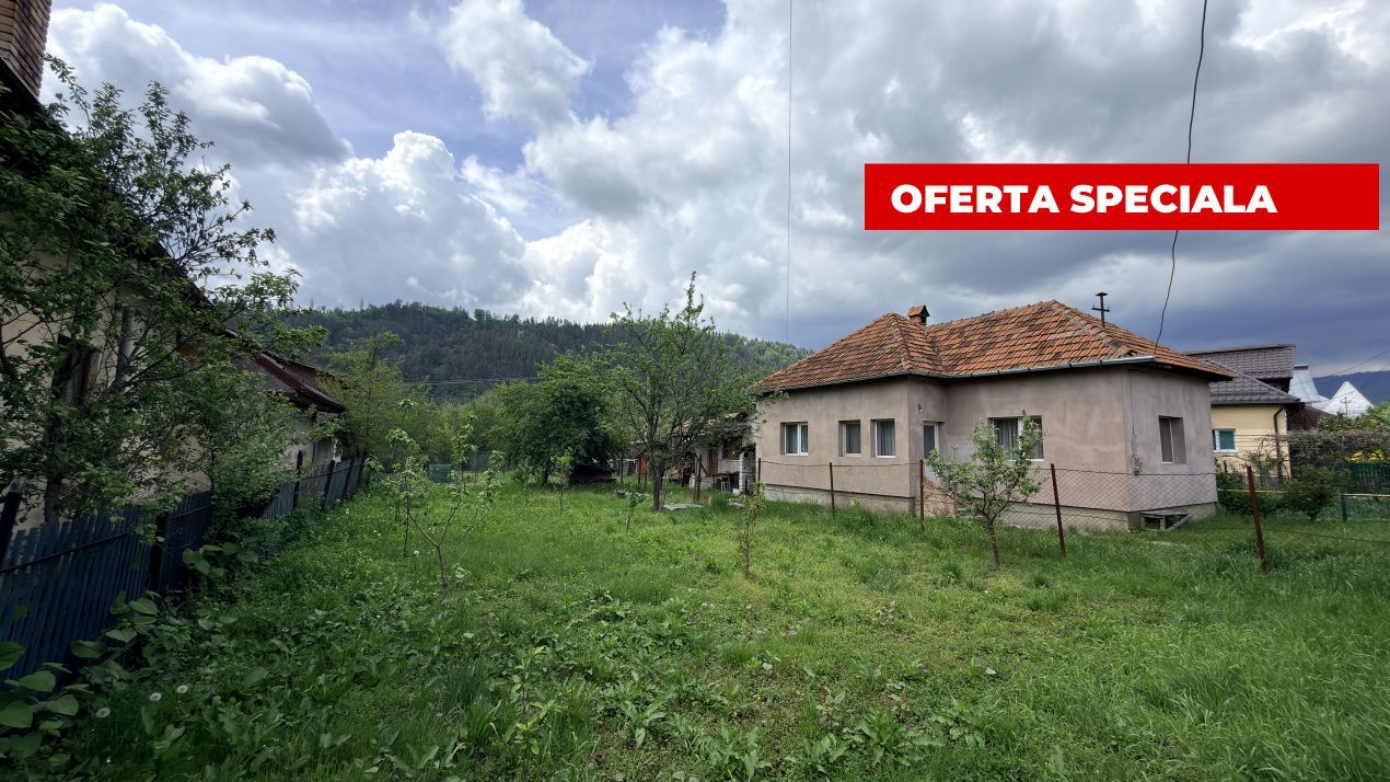 Casa in Leresti, la strada principala, cu rau in spate | teren 831 mp- Campulung