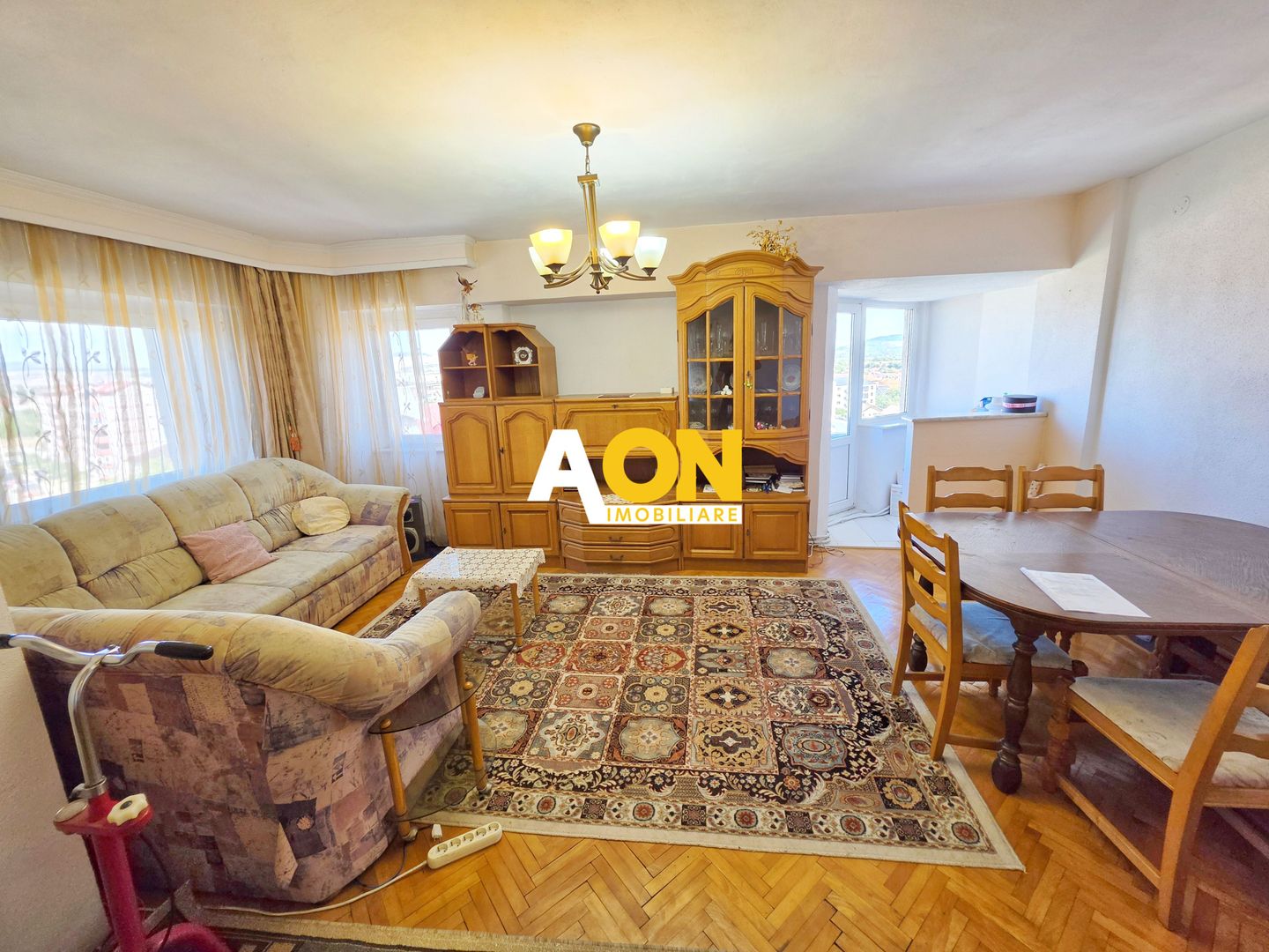 Apartament 3 camere, ultracentral, etaj intermediar