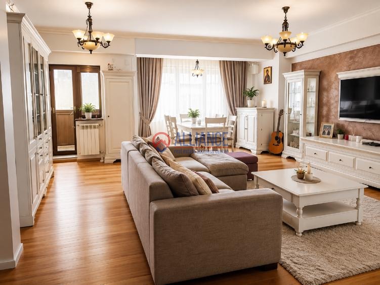 Apartament cu 3 camere decomandat, mobilat în Casa de Cultură