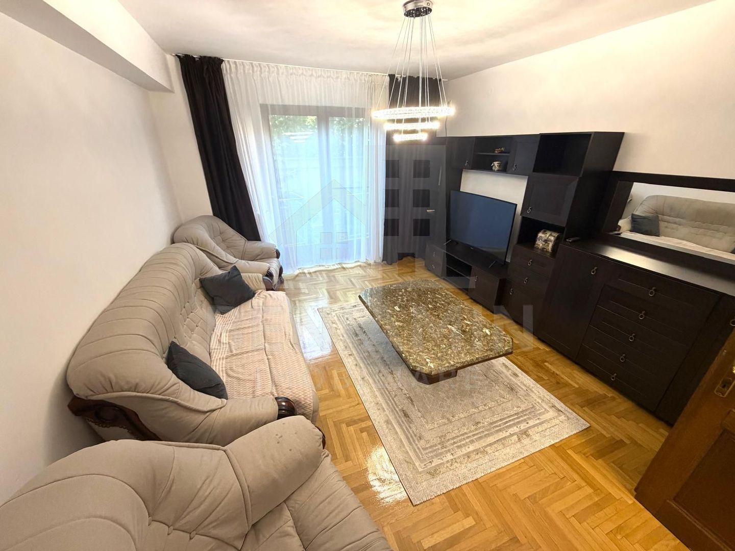 Apartament 2 camere 83mp parter cu gradina Stadion Ion Oblemenco 2007