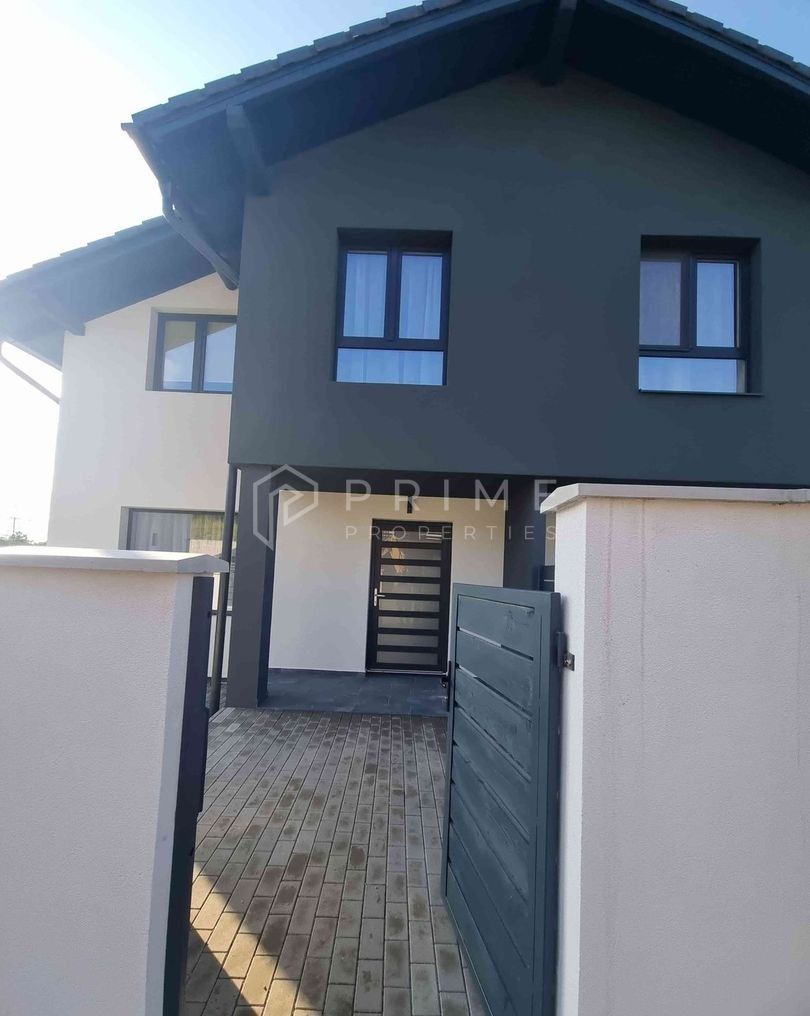 Duplex NOU cu 4 camere, încălzire în pardoseală și terasă panoramică