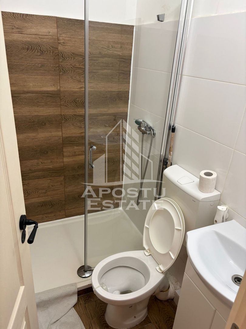 Garsoniera de vanzare, complet renovata, zona UMT, Timisoara