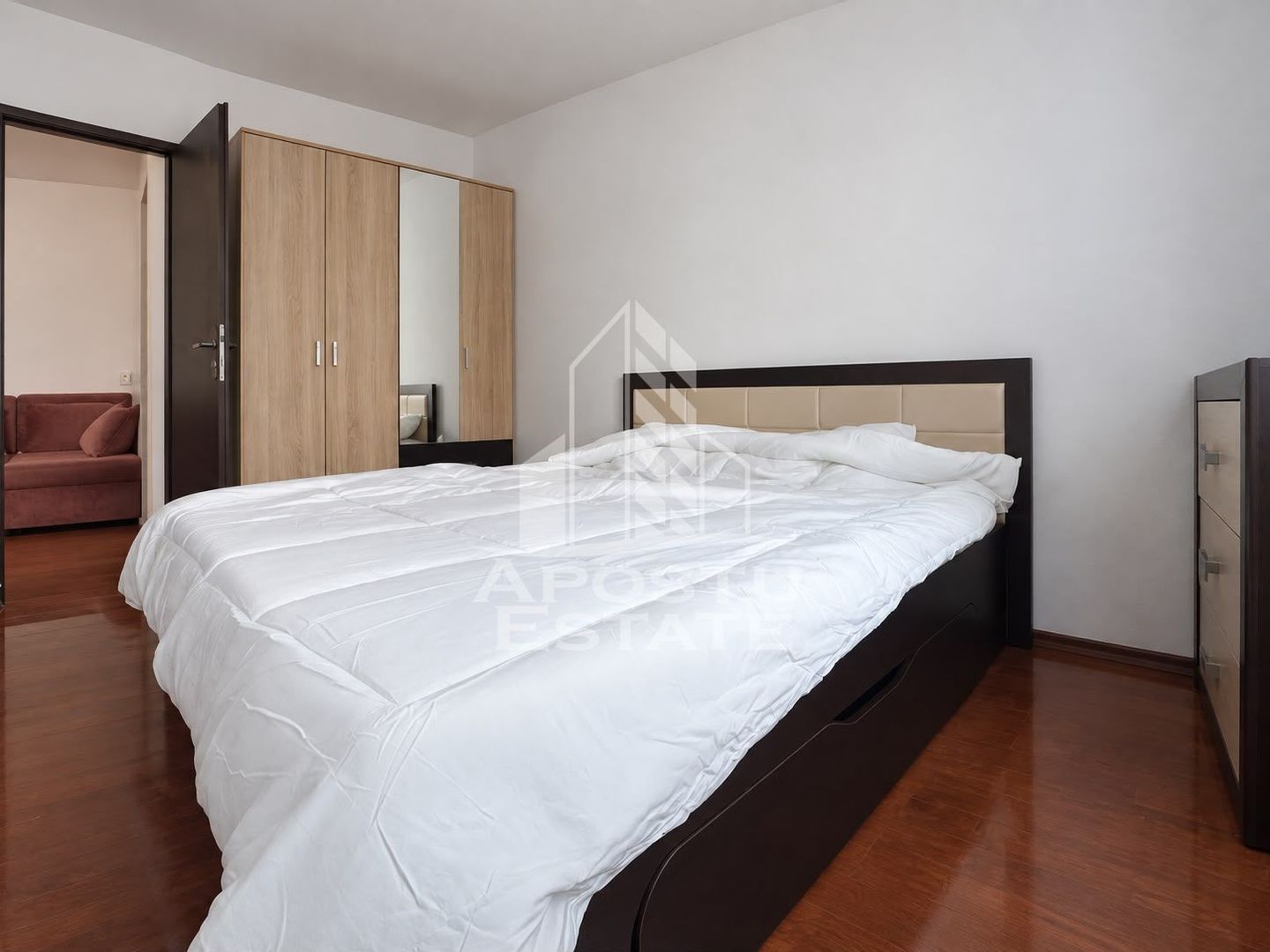Apartament 2 camere zona Parneava loc de parcare inclus
