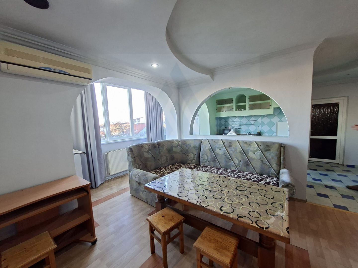 Apartament 3 camere 72 mp utili etaj 2 baie cu fereastra in Terezian