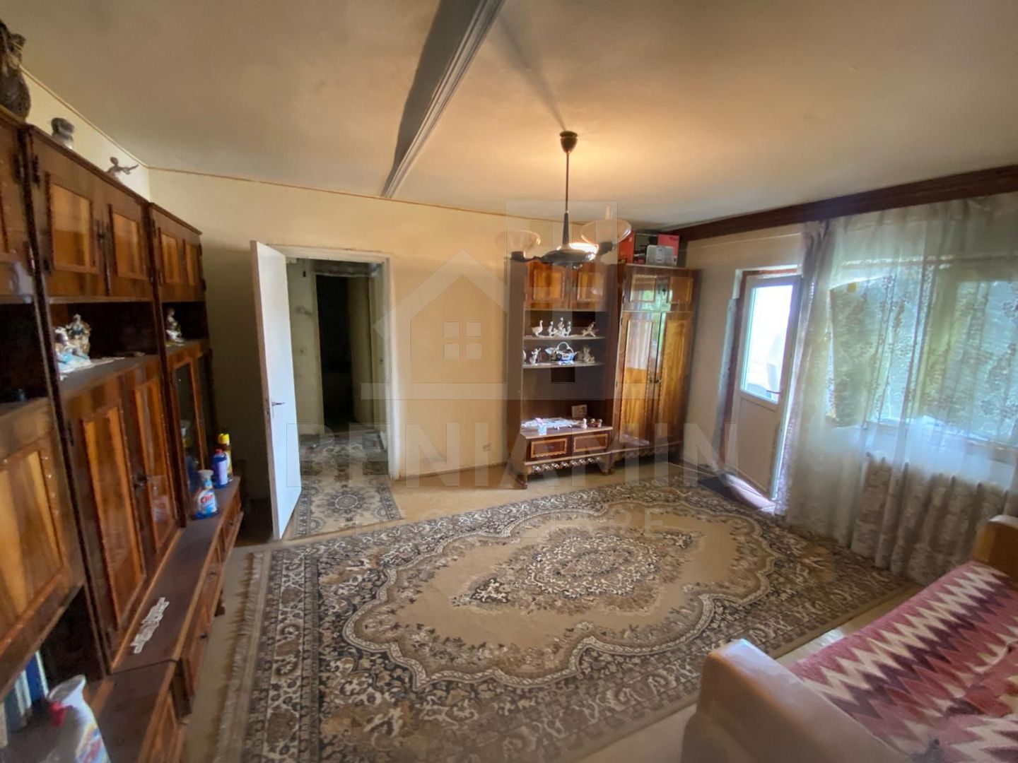 Apartament 2 camere semidecomandat spatios 56mp Rovine MOL