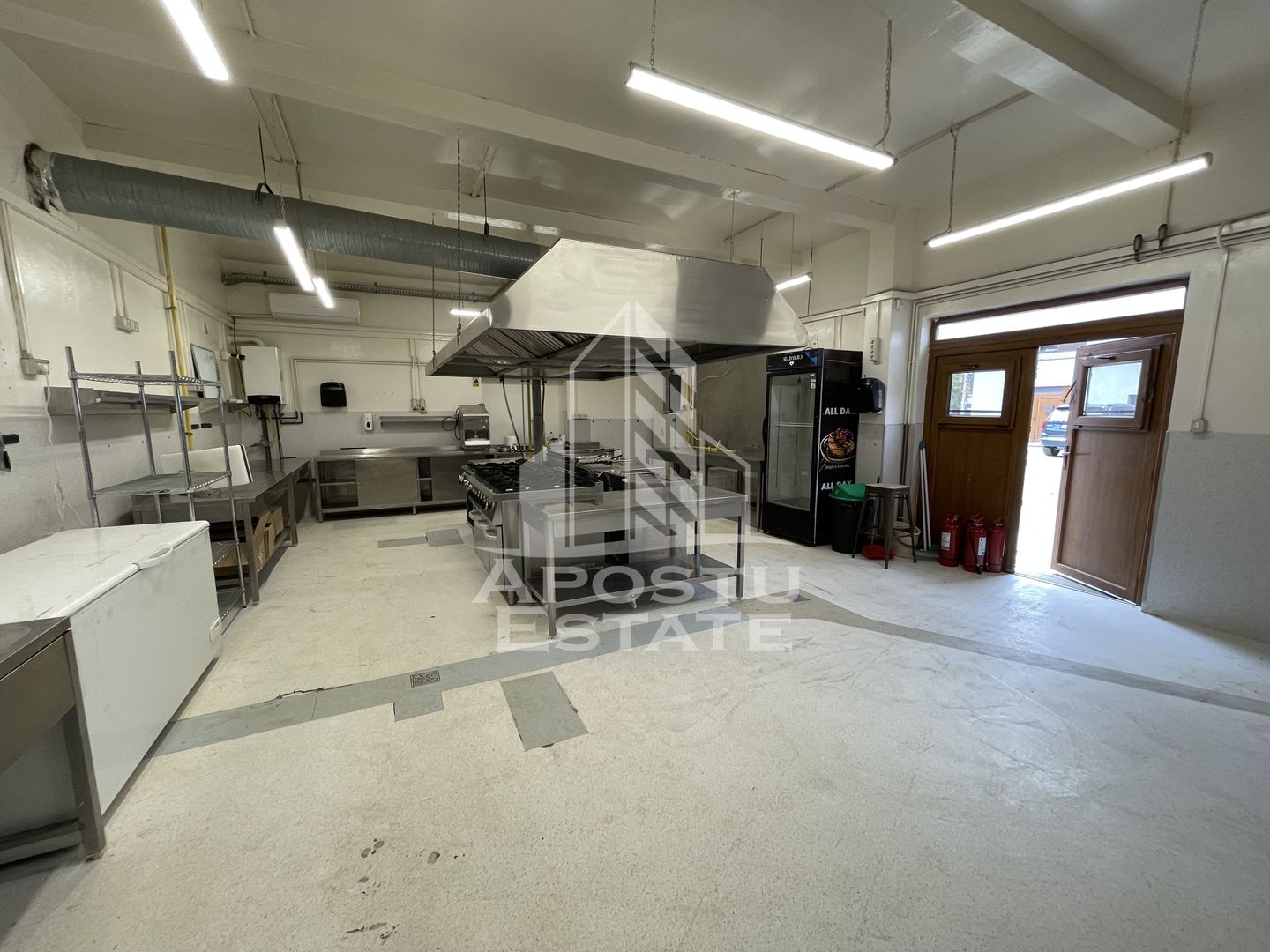 Spatiu comercial avizat DSV, bucatarie utilata, Girocului.
