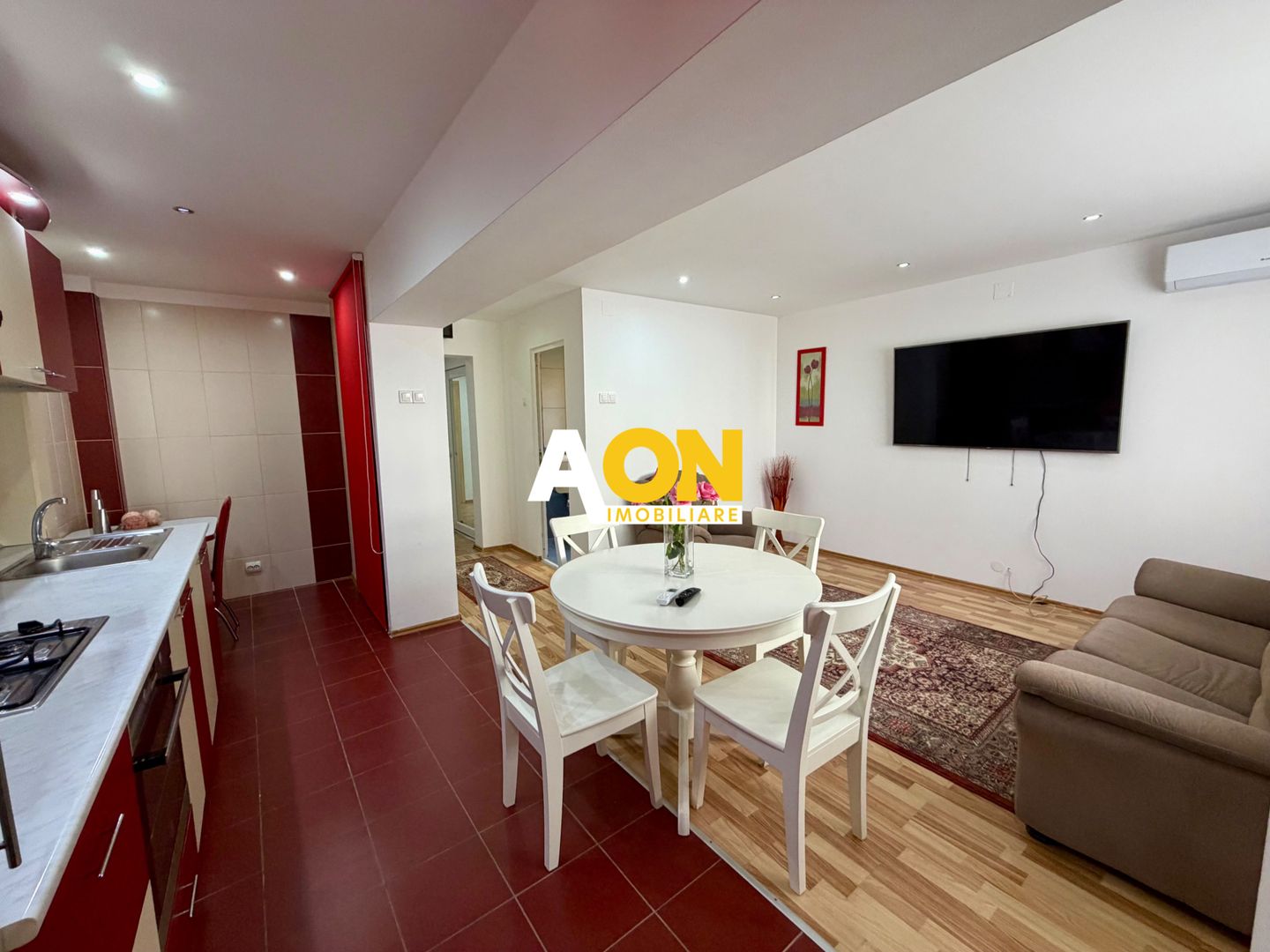 Apartament 3 Camere, Etaj 1, Zona Cetate