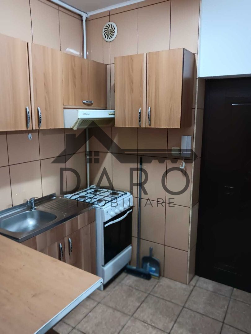 Garsonieră de închiriat, Târgu Mureș, str. 22 decembrie, în apropiere de UMF