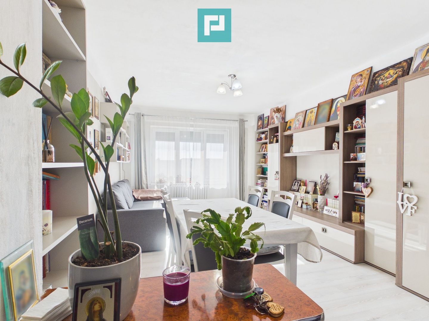 Apartament 4 camere, spațios pentru familie
