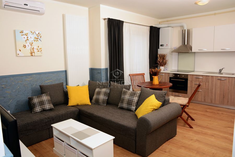 Apartament 2 camere, parcare, zona Centru