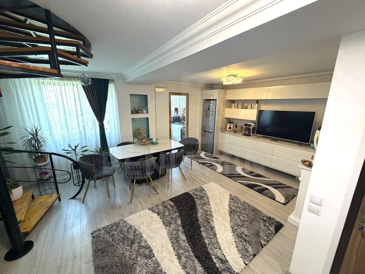 Apartament cu 3 camere si 3 bai in Craiovita Noua - Promenada Mall -