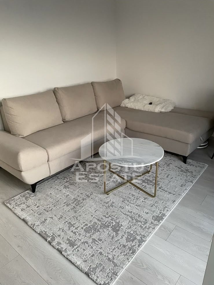 Apartament 2 camere de inchiriat, loc de parcare, Giroc