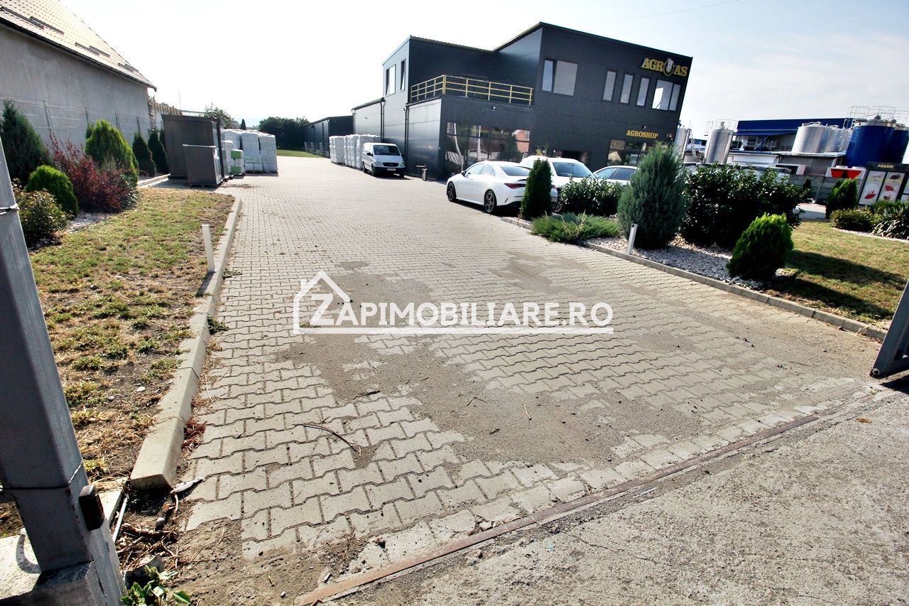 2 Hale noi cu suprafete de 590 si 578mp,teren 4200mp.stradal