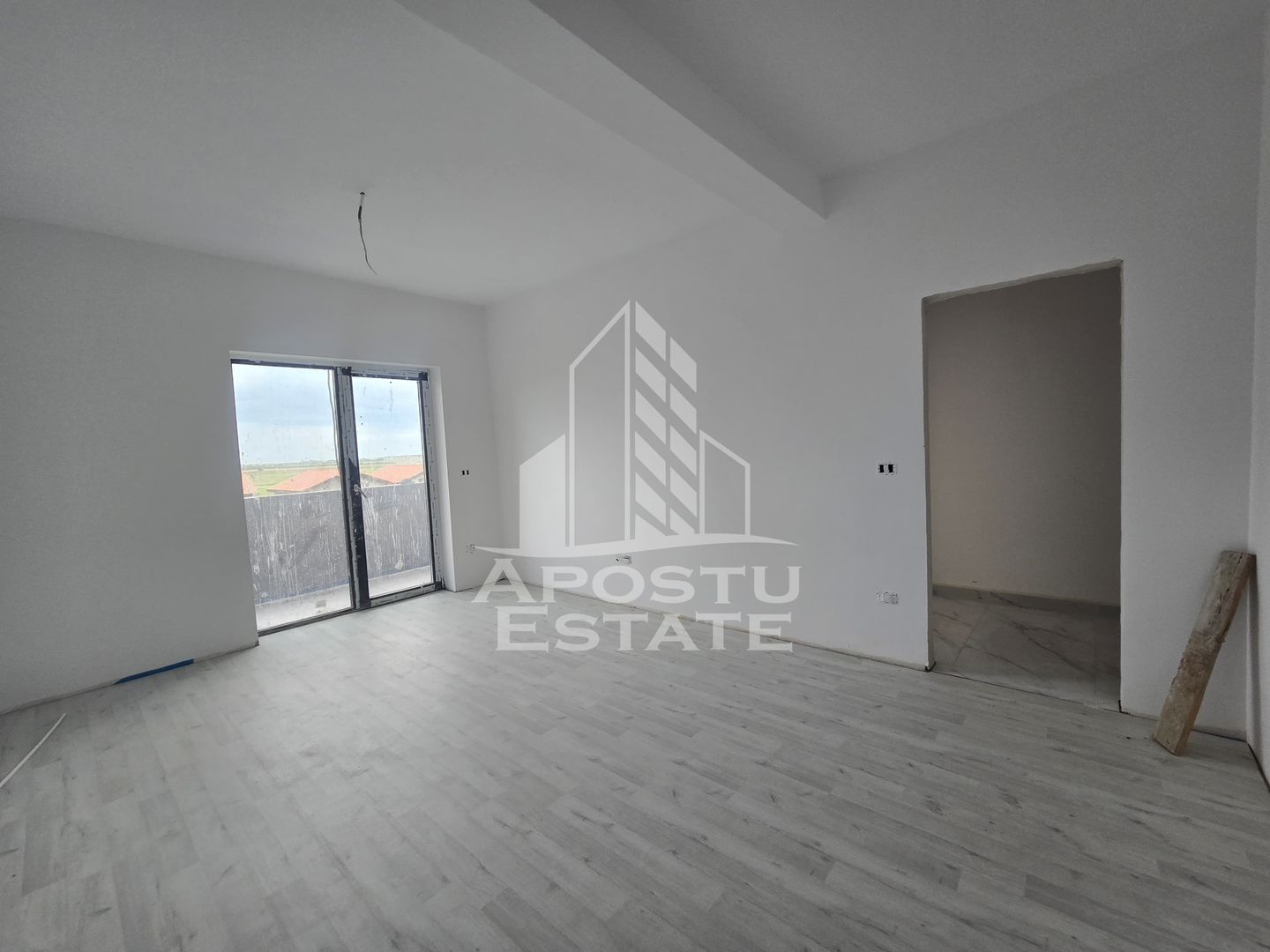 Apartament de vanzare cu 3 camere si 2 bai,bloc nou,Giroc,Calea Urseni