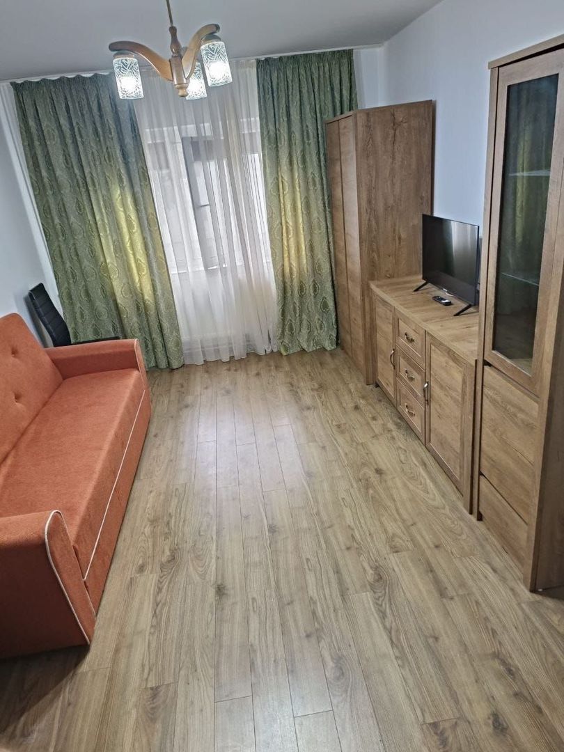 DE inchiriat apartament cu 3 camere, General. etaj 2, 450 euro