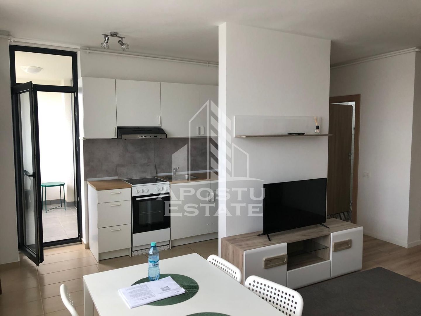Apartament cu 2 camere de inchiriat zona Torontal Vox