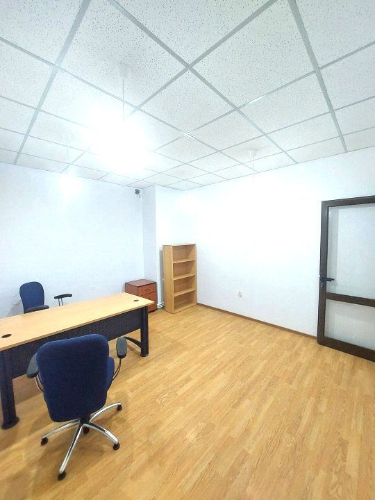 Birou/spatiu de închiriat cu utilitati incluse (CRAIOVEI)
