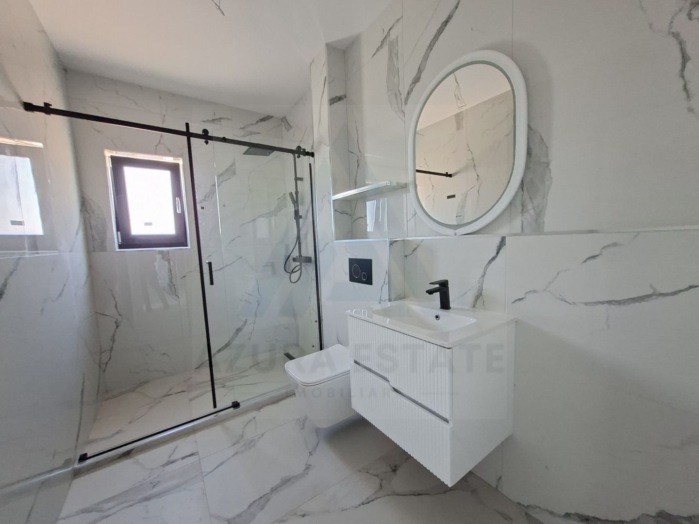 Apartament premium la cheie 3 camere balcon 7 mp si boxa pe Dna Stanca