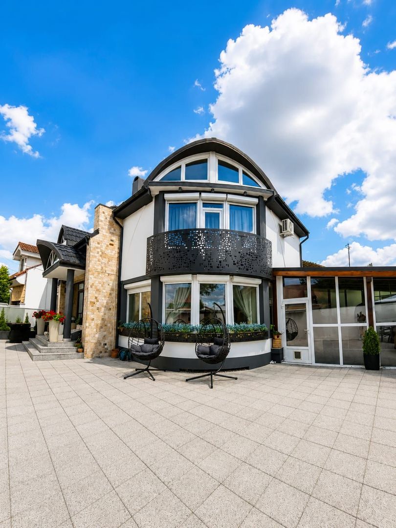 VILĂ INDIVIDUALĂ DE EXCEPȚIE · 365.000 €