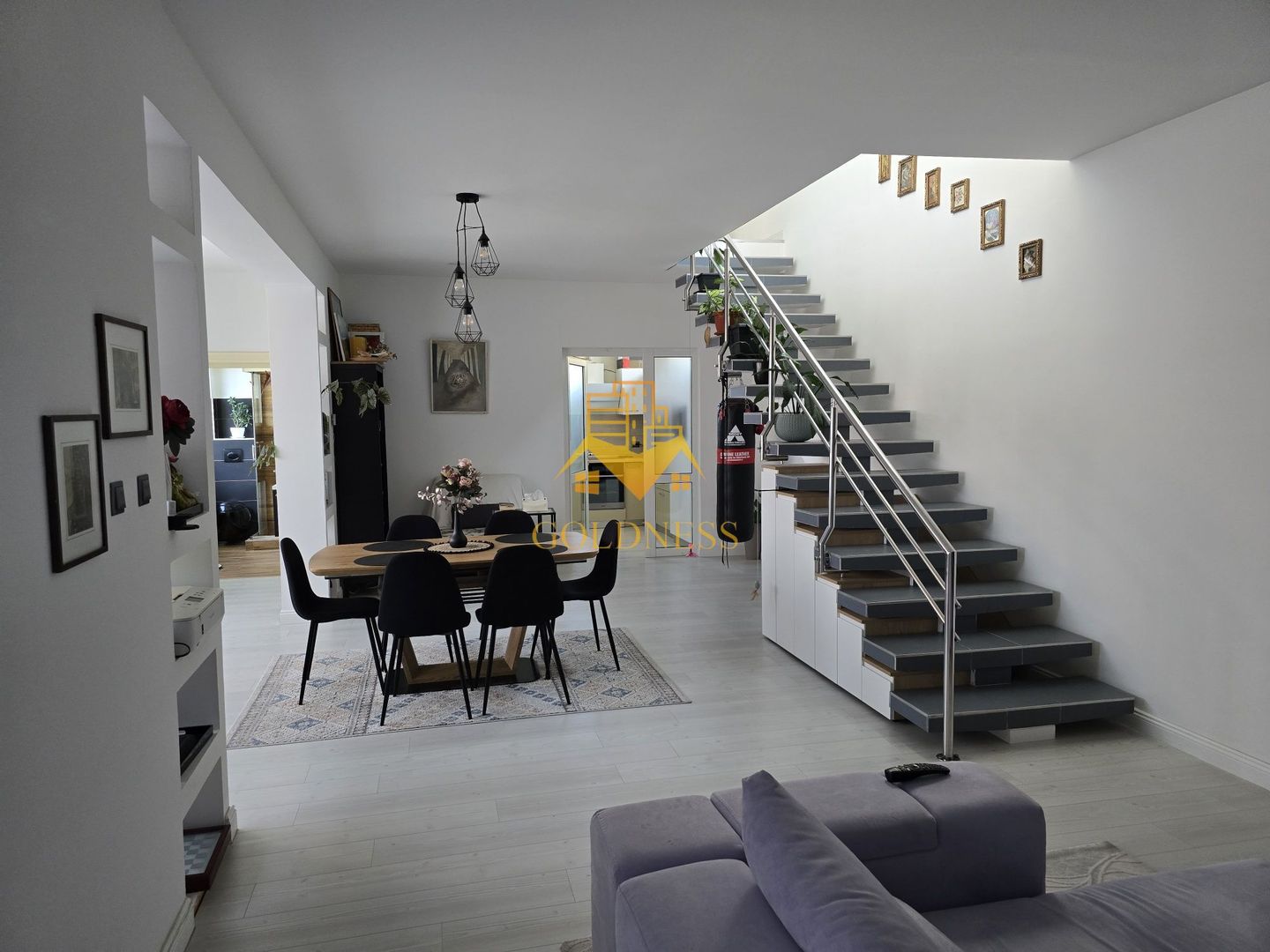 Casa 4 camere, Central, Cipariu, Titulescu, Brâncuși, Parcare
