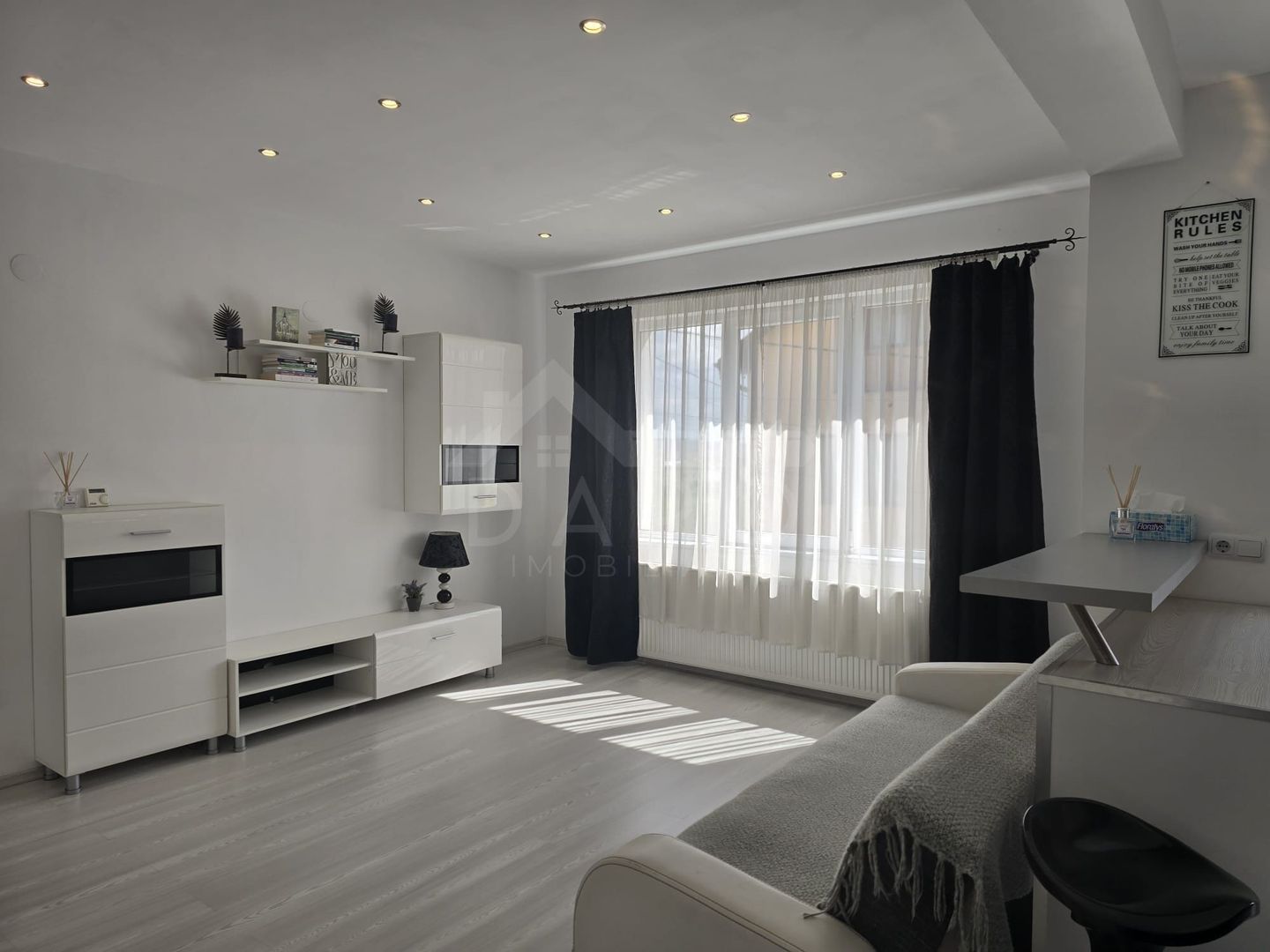 Inchiriez apartament 2 camere