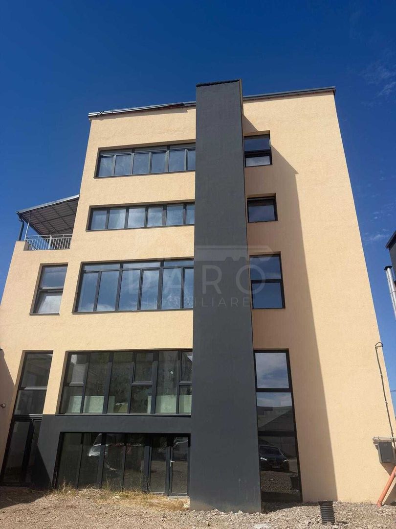 Cladire birouri / clinica medicala