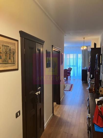 Vanzare apartament 3 camere Piata Alba Iulia adiacent, cu parcare