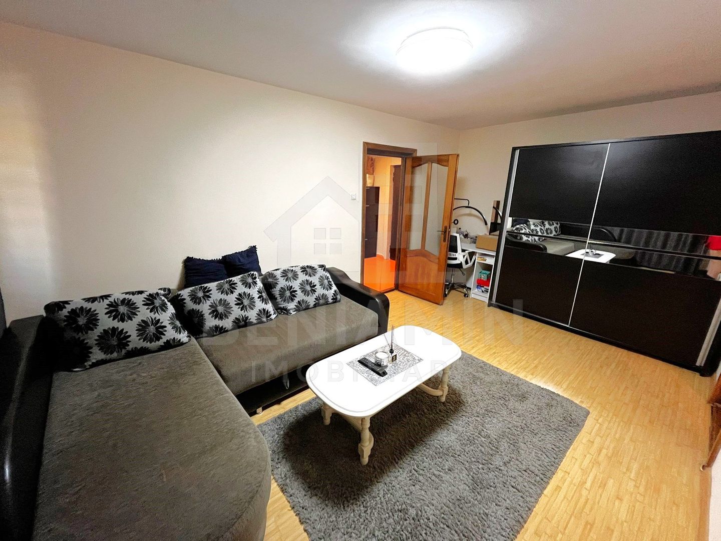 Apartament-2 Camere-Parter Inalt-60mp-2 Balcoane-Piata Valea Rosie