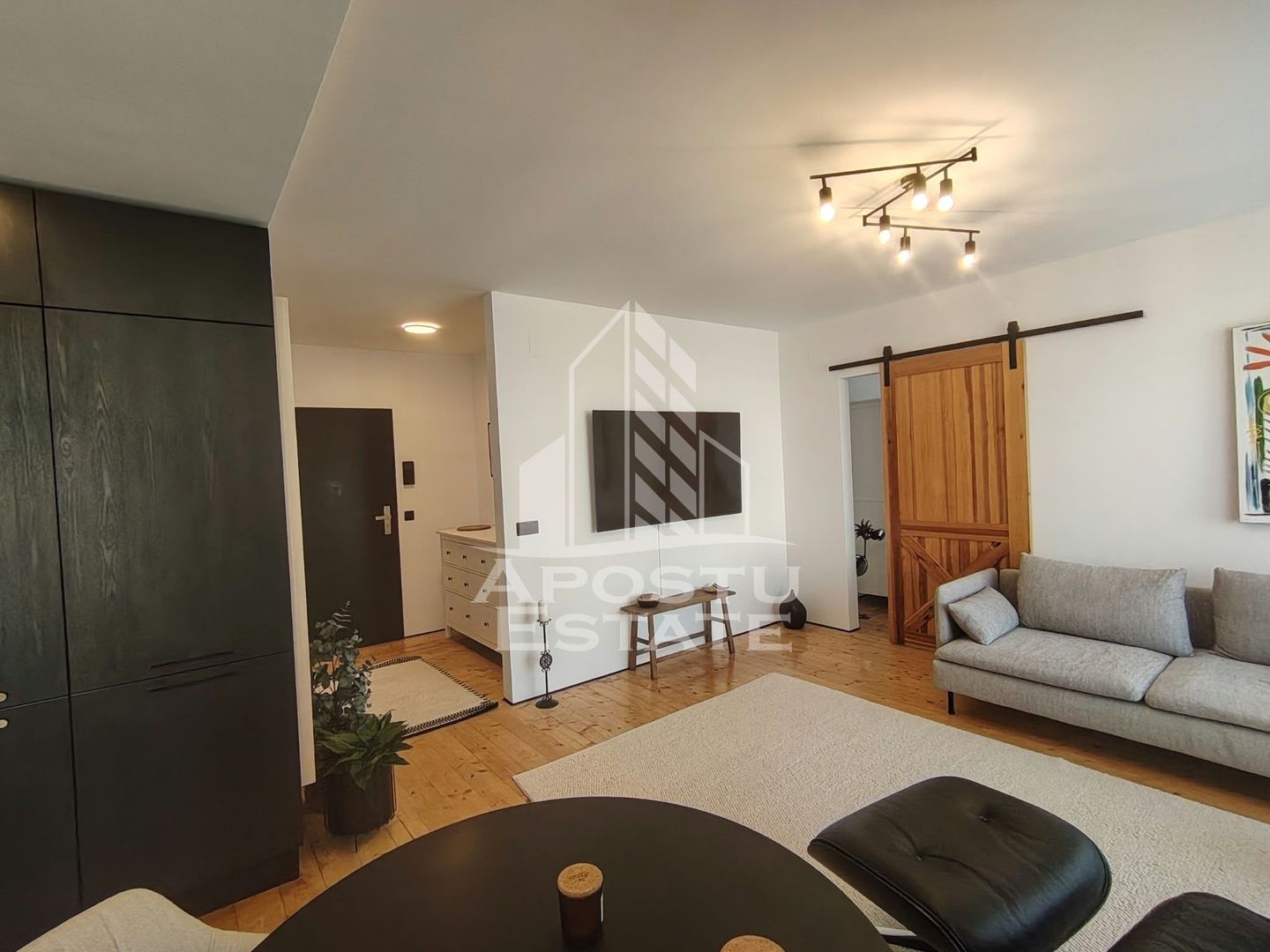 Apartament modern, 2 camere, centrala proprie, Uranus plaza Timisoara