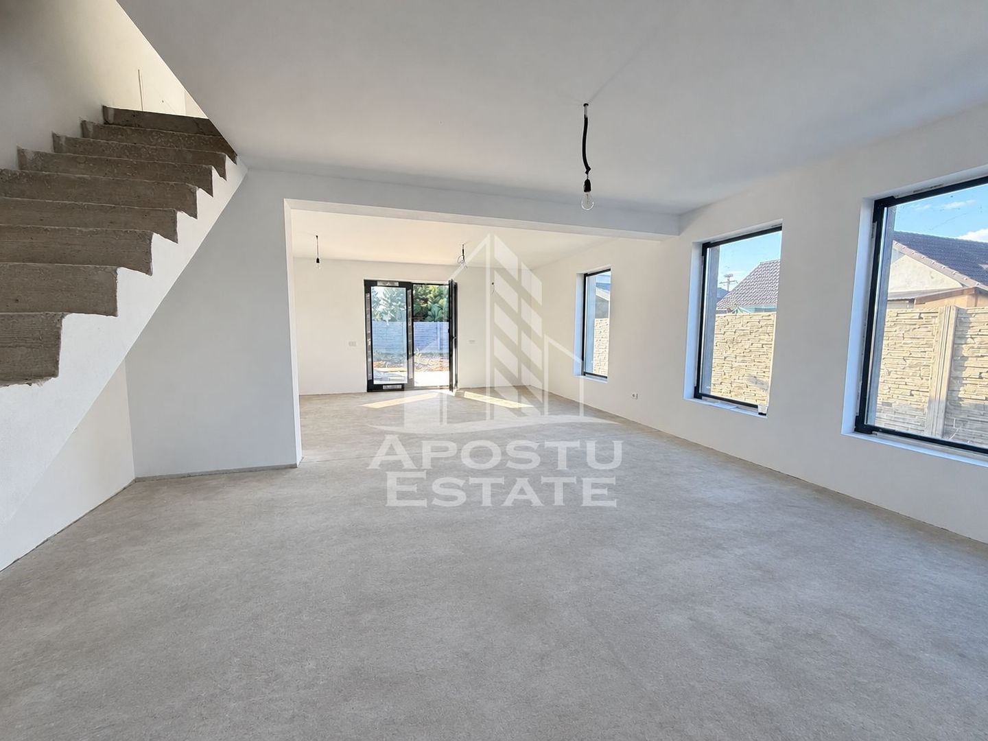 Duplex cu 5 camere, 300 mp teren, de vanzare, la Bazosu Nou