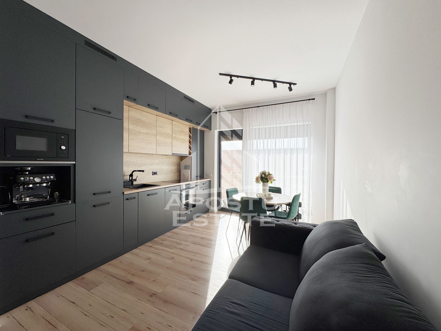 Apartament 3 camere de vanzare, etaj 3/5 cu lift, zona Lidl, Giroc