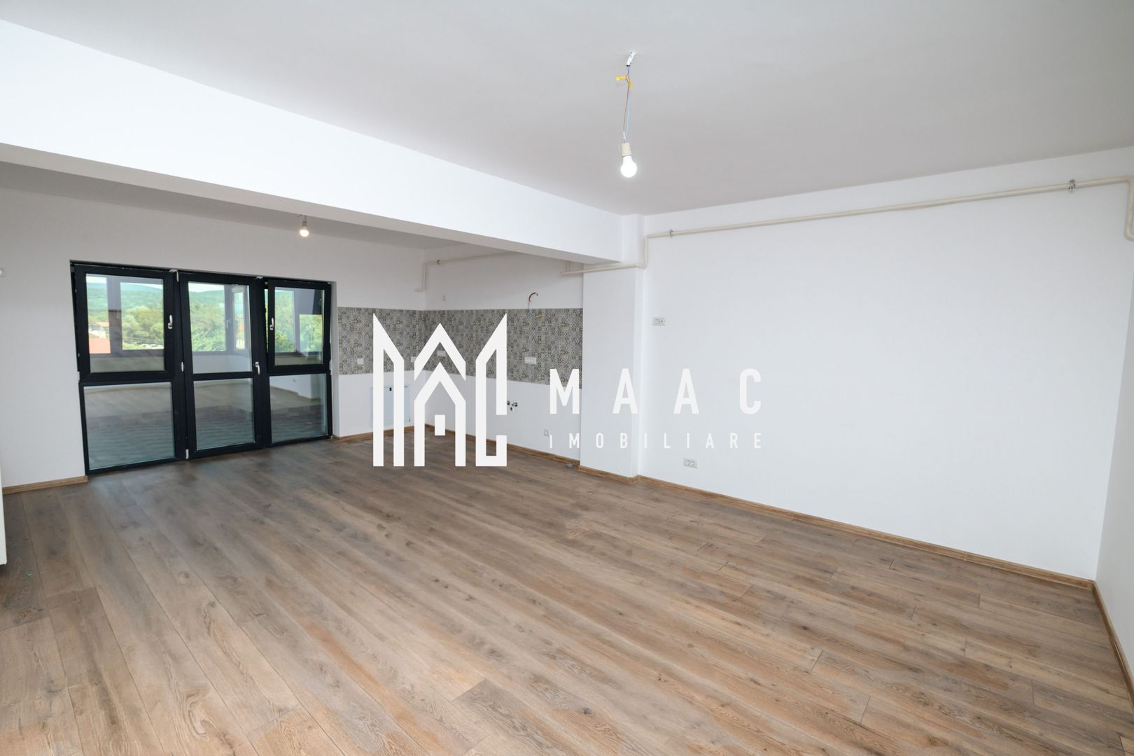 Apartament 3 camere | Bloc Nou | Zoo Valcea | Etaj 3 | 93MP