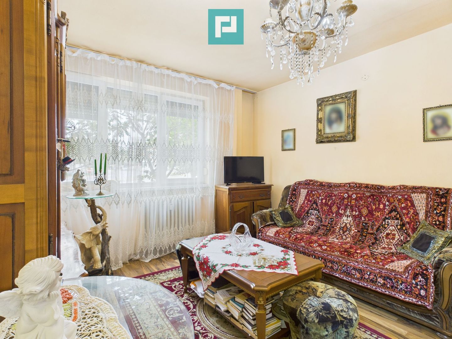 Apartament cu 3 camere la parter, zona Gării