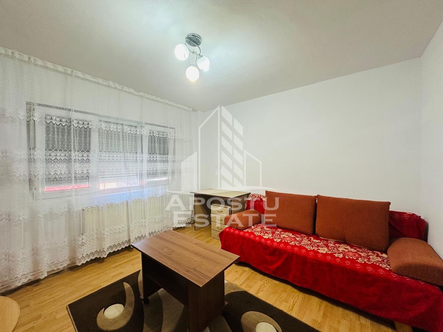 Apartament 2 camera zona Micalaca loc de parcare inclus