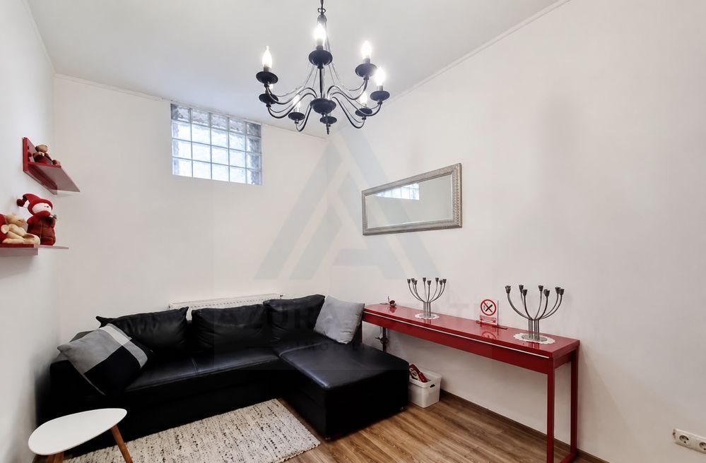 Apartament 2 camere 50 mp utili parter la curte zona Centrul Istoric