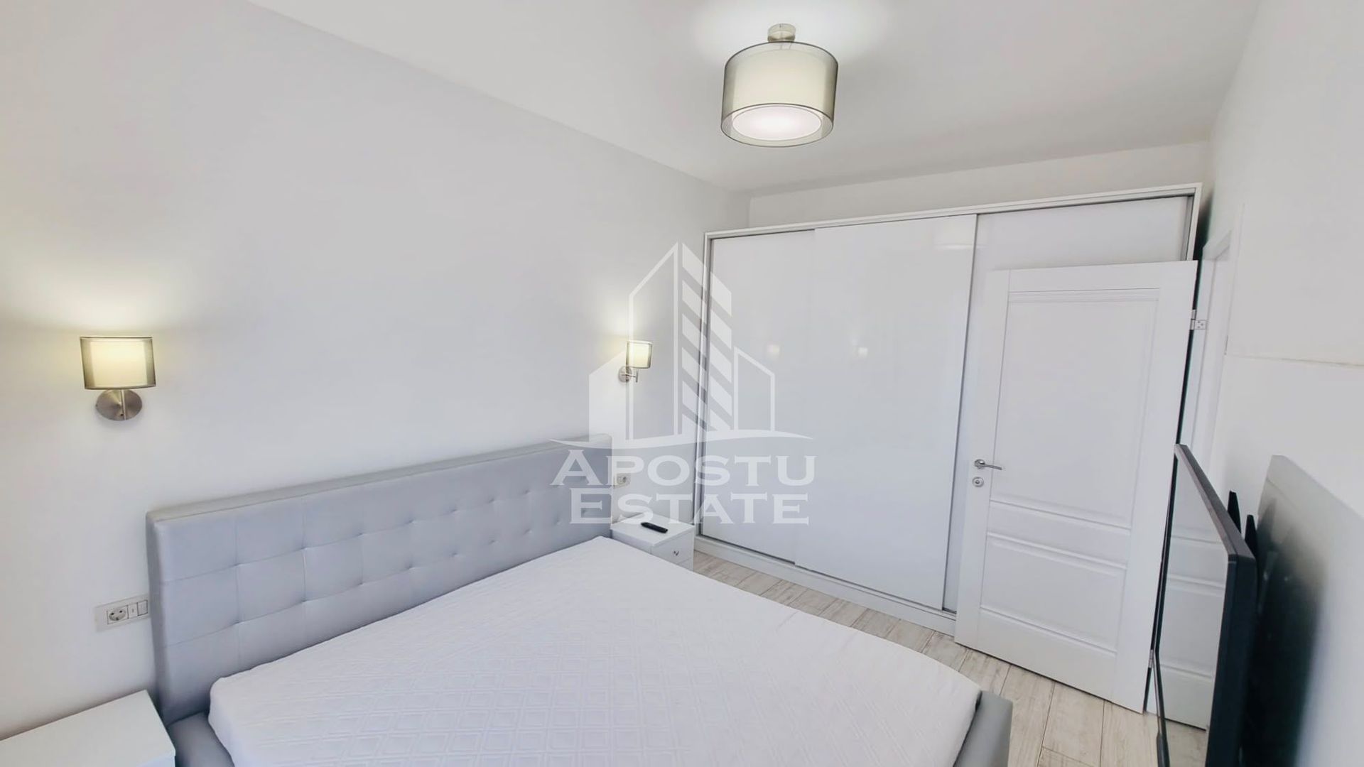 2 camere, Arad