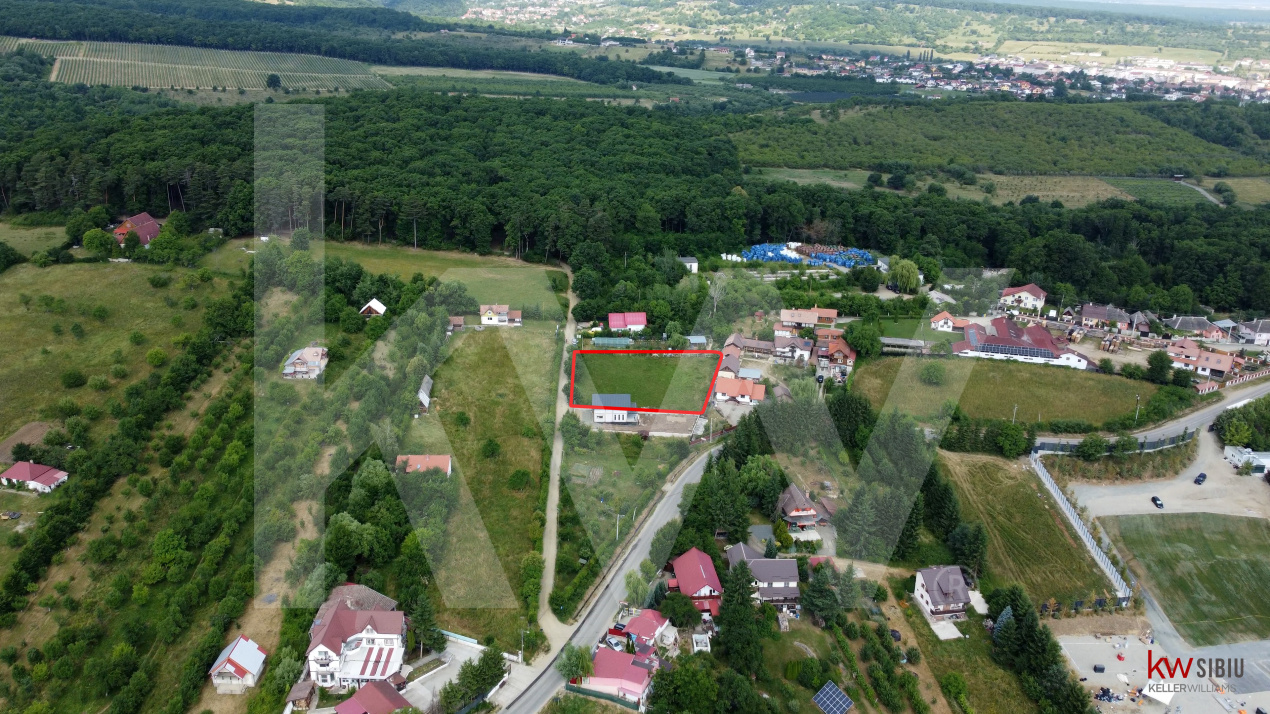 Teren construtie 1000 mp - Tocile, toate utilitatile, vedere panoramică!