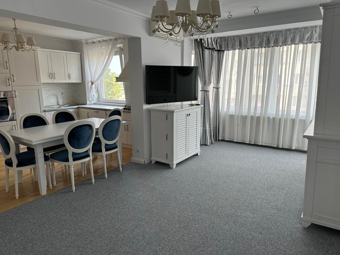 Apartament spațios cu 3 camere de închiriat – Bulevardul Dacia, Oradea