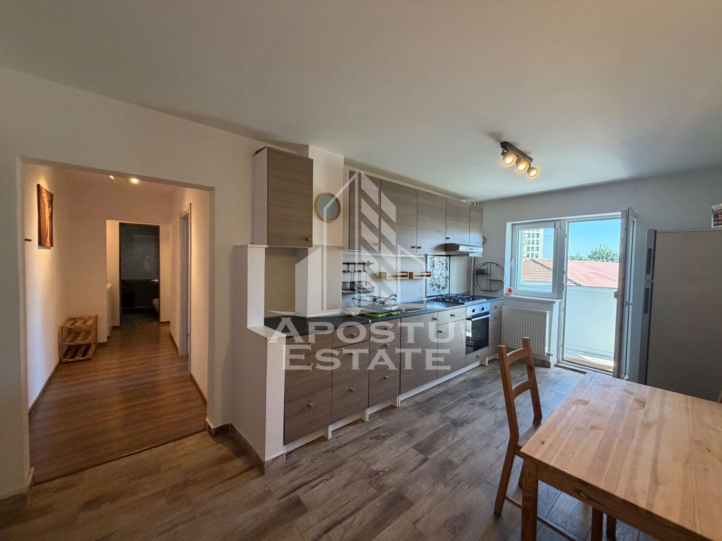 Apartament cu 3 camere de vanzare, renovat , Aradului, Timisoara