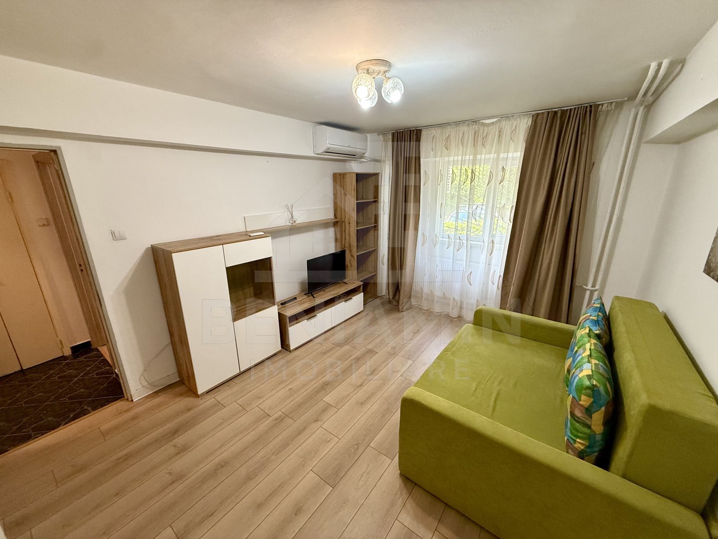 2 camere decomandat - parter - mobilat - utilat - centru - Ramada