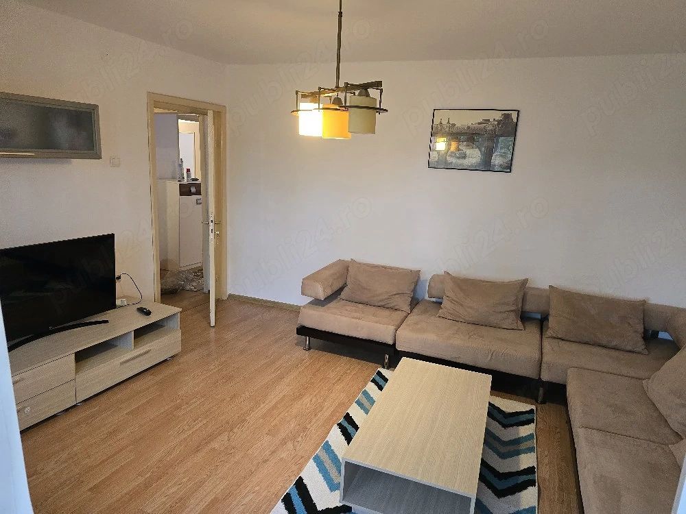 Inchiriez apartament cu 3 camere, decomandat,