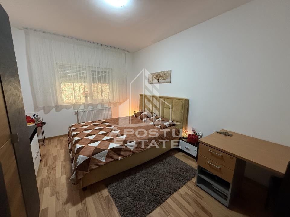 Apartament cu 3 camere de vanzare , Cu grădina , Sanandrei