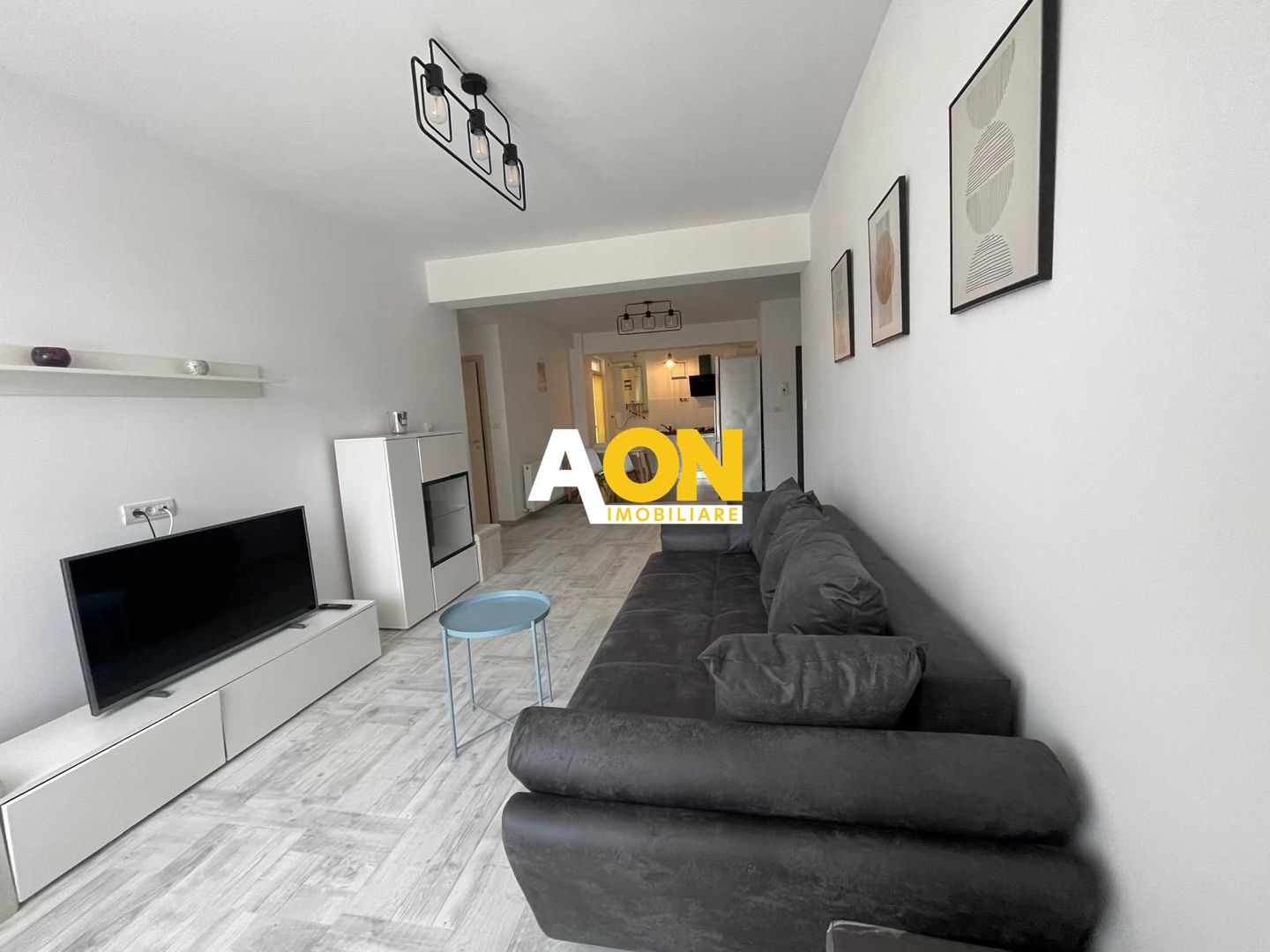 Apartament 2 Camere Bloc Nou, Zona Liceul Economic