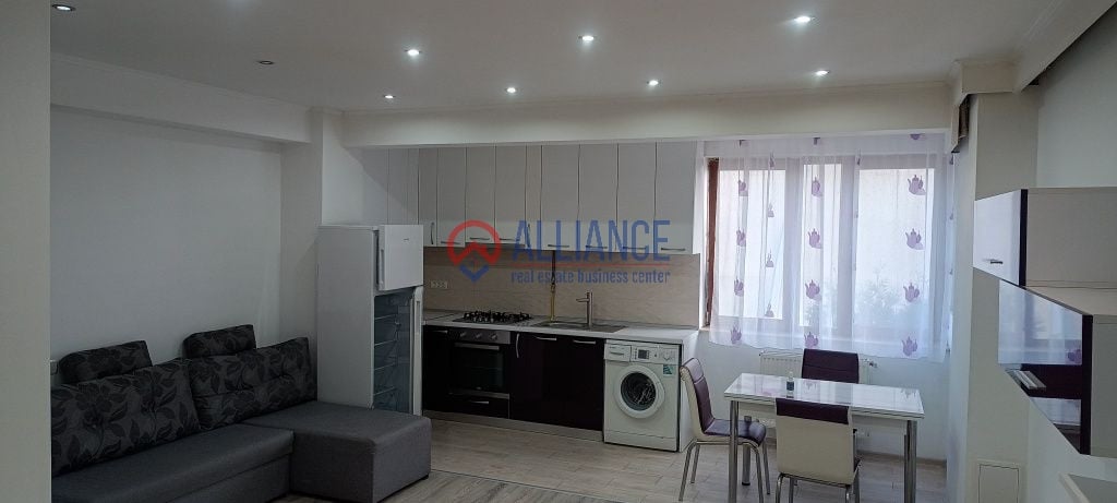 Inchiriez apartament camere decomandate zona compozitori