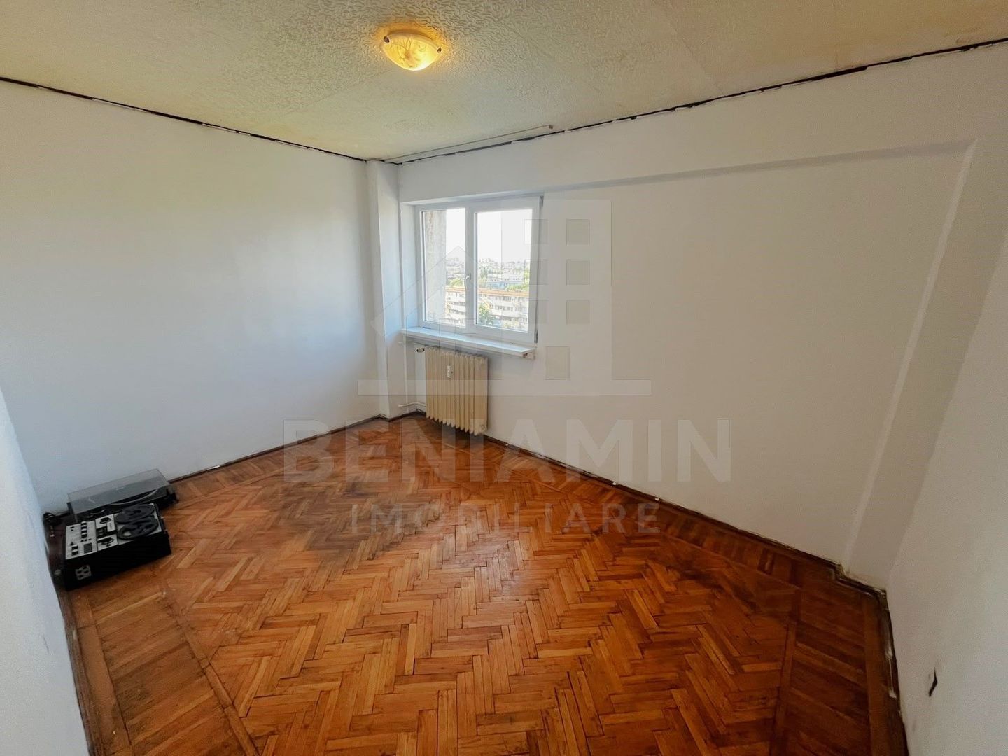 4 Camere-Calea Bucuresti-Rotonda-Spital Neuro-2 Bai-77mp-Liber