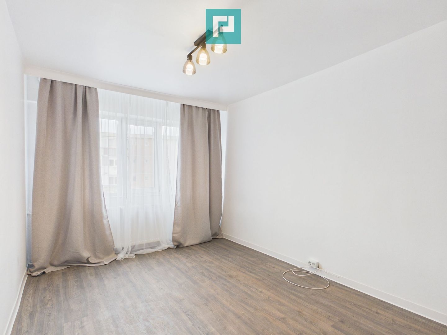 Apartament cu 4 camere în zona Ared Kaufland