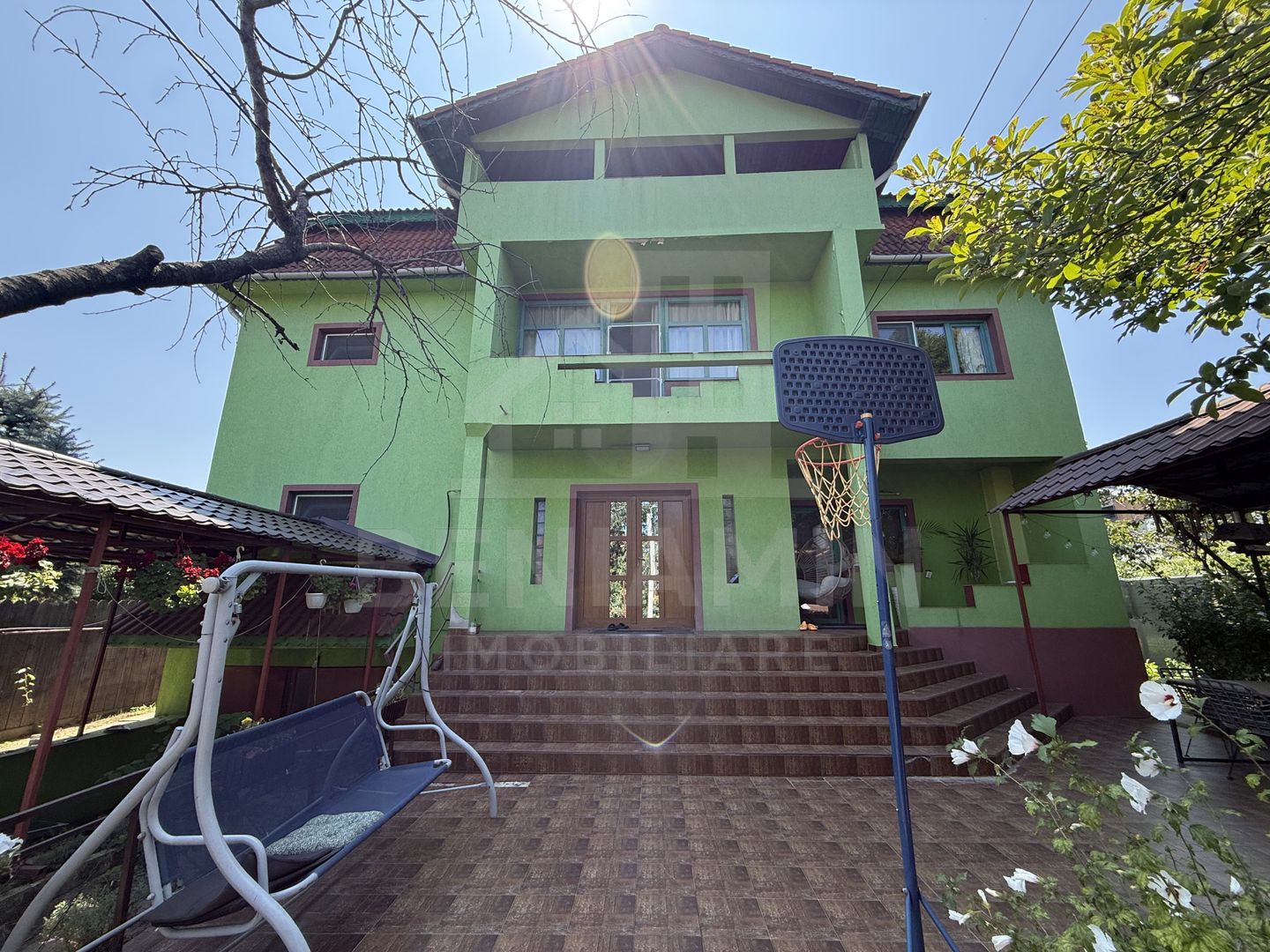 Casa Spatioasa D+P+1+M – 615mp - Teren 1000mp - Rovine
