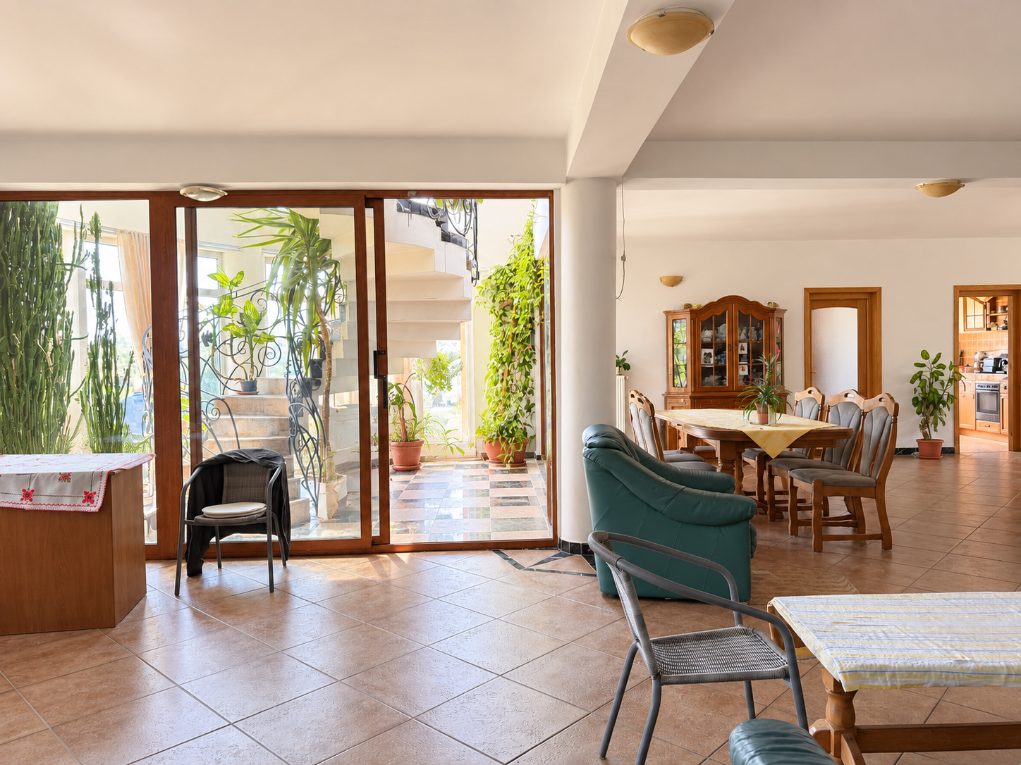 Casă/Vilă spațioasă cu priveliște superbă – Zona Dealuri, Oradea