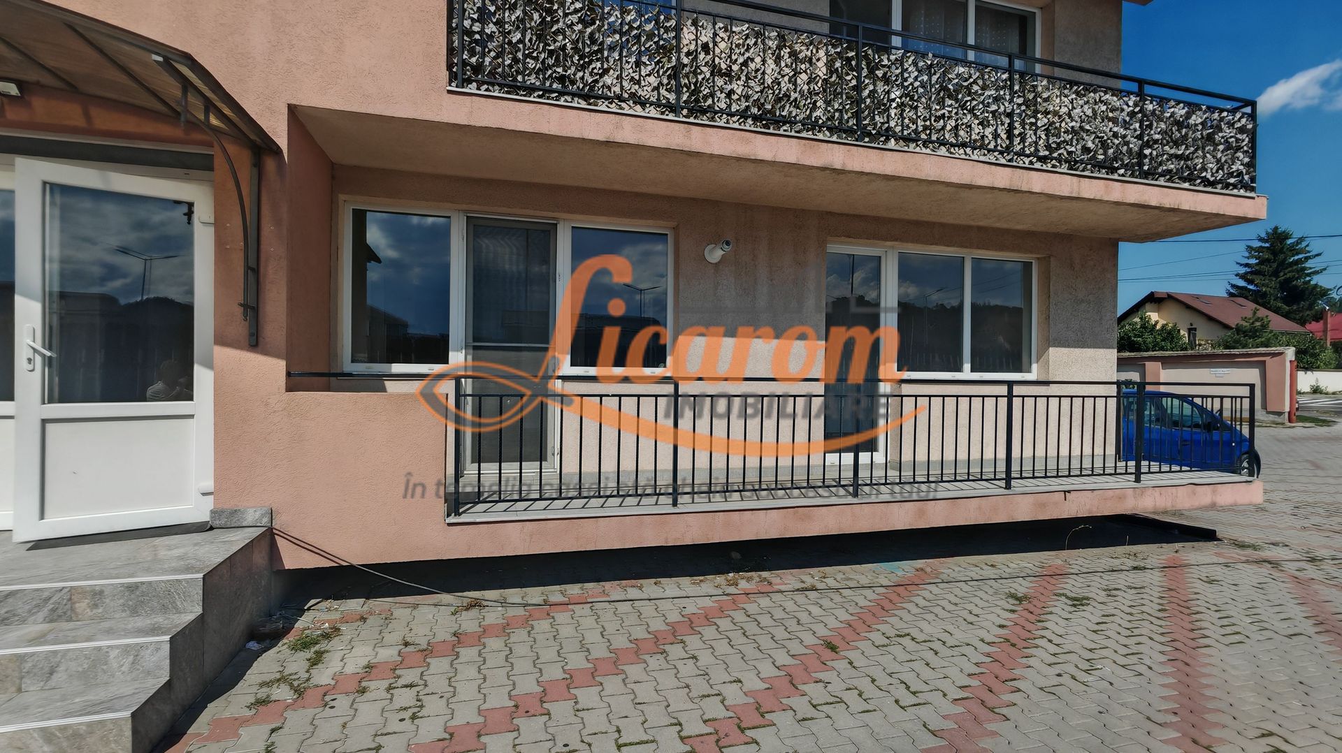 Apartament luminos 3 camere,Parter, parcare,Râșnov, Cartier Covaciu